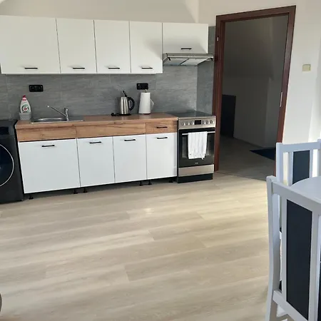 Podkrovni Se Spolecnym Bazenem Апартаменты
