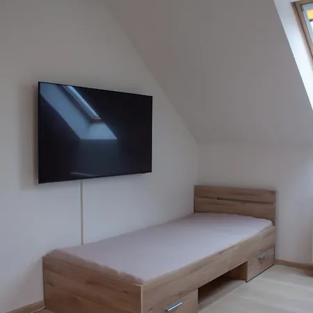 Apartmán Podkrovní Se Společným Bazénem